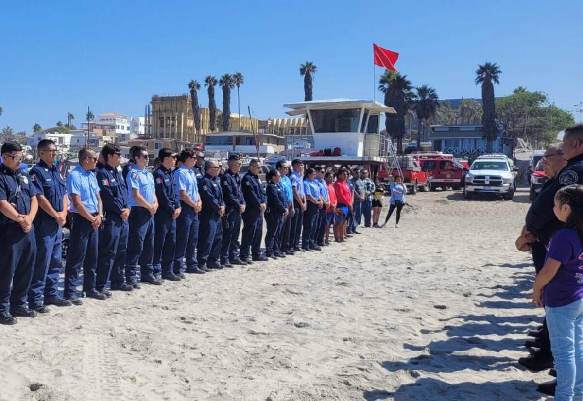 Durante los festejos por el Día del Bombero se les ofreció un desayuno donde además se hizo entrega por estímulos económicos por mil pesos a cada uno de ellos.