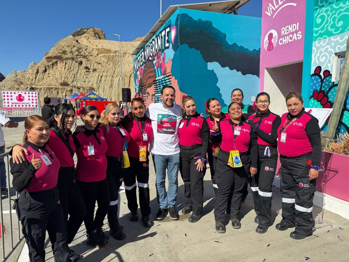 El mural se inauguró en Playas de Tijuana.