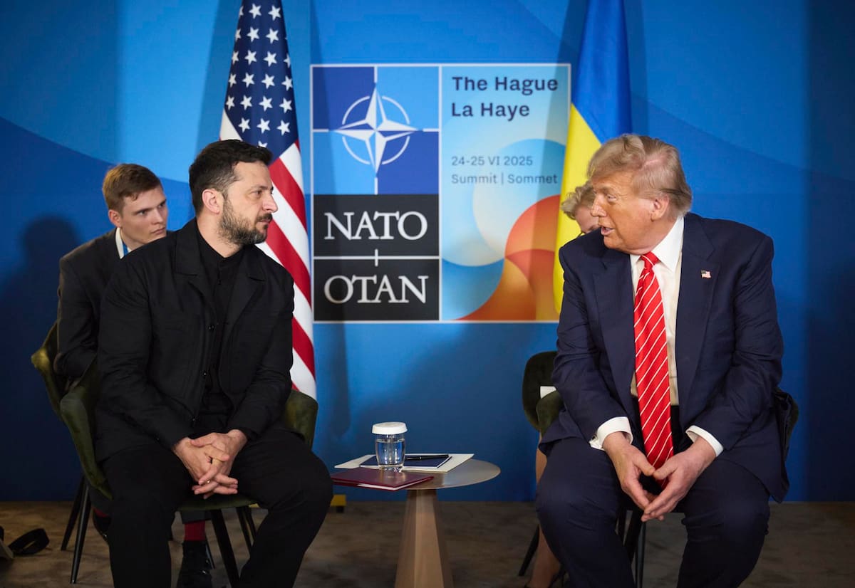LA HAYA (Países Bajos), 25/06/2025.- Una foto facilitada por el Servicio de Prensa Presidencial de Ucrania muestra al presidente ucraniano, Volodímir Zelenski, y al presidente estadounidense, Donald J. Trump (centro), asistiendo a una reunión en el marco de la cumbre de la OTAN en La Haya, Países Bajos, el 25 de junio de 2025. EFE/EPA/UKRAINIAN PRESIDENTIAL PRESS SERVICE