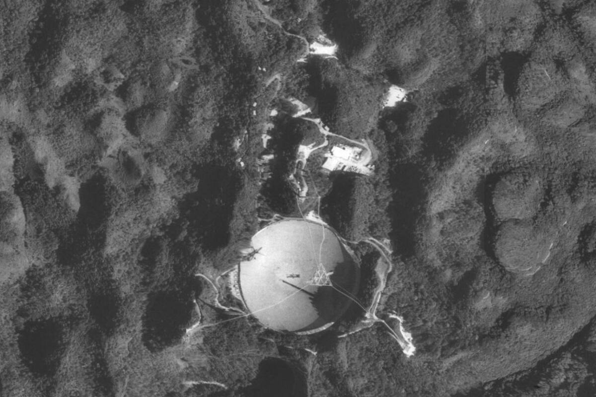 Telescopio de Aceibo: la amenaza de colapso por la que van a desmantelar el icónico observatorio de Puerto Rico