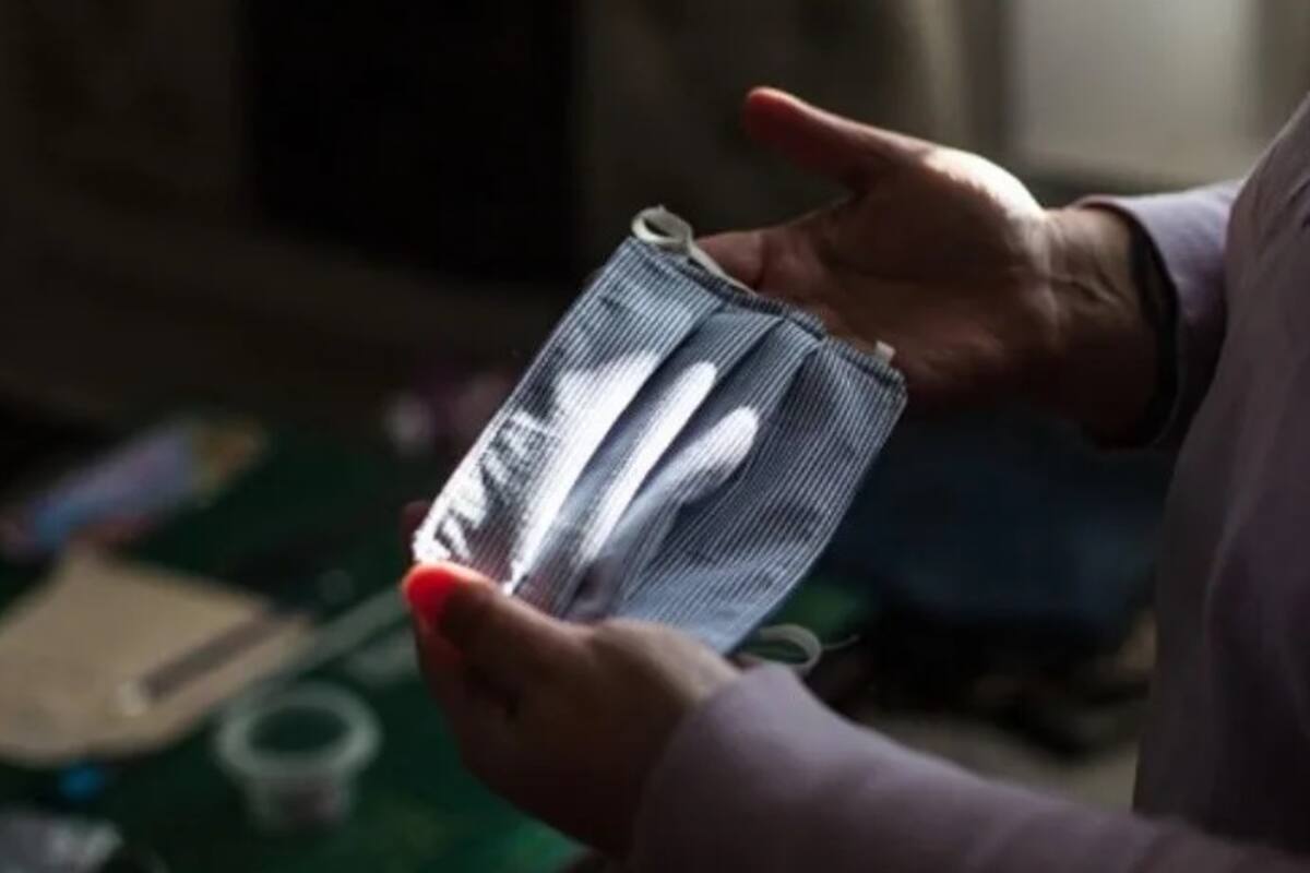 El uso obligatorio de la mascarilla se expande en Francia