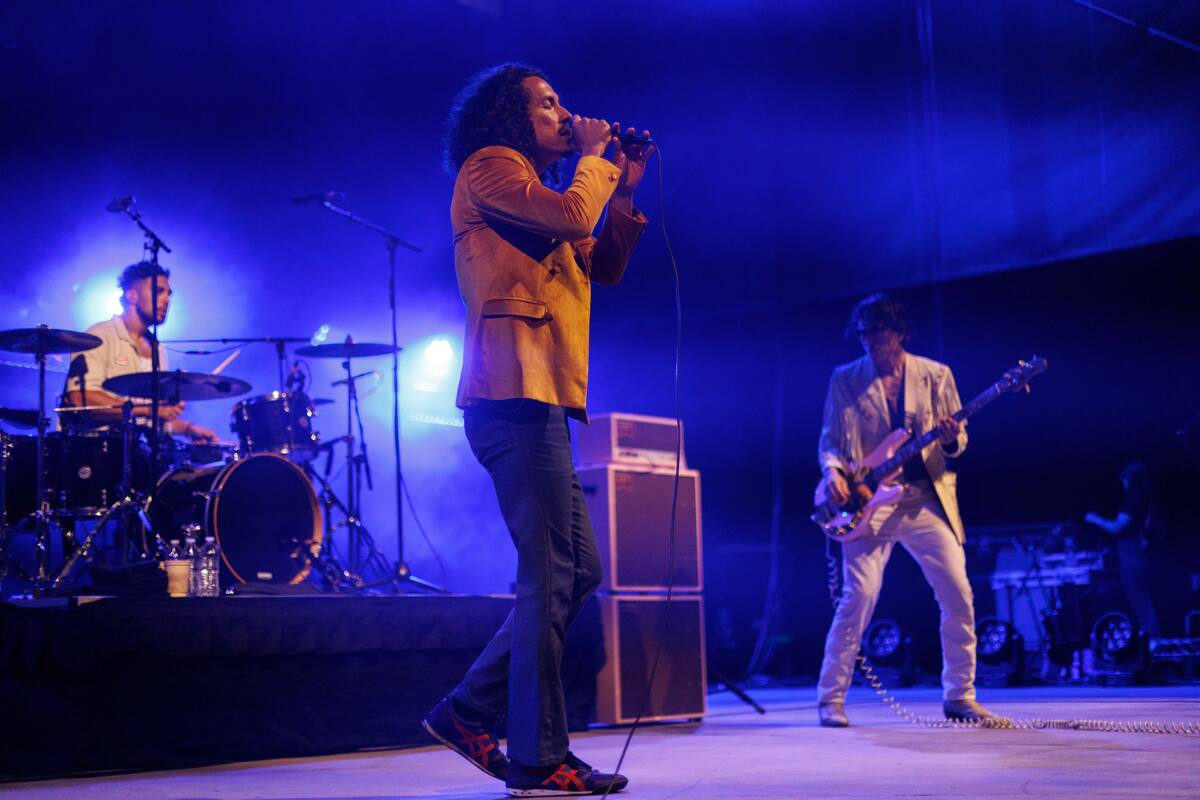 Chicano Batman  se presentó en el Cal Coast Credit Union como parte de su gira con el nuevo álbum “Notebook Fantasy”.