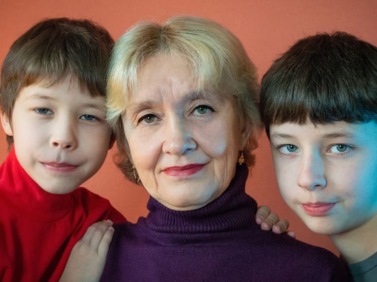 Cuidar a los nietos puede ayudar a mantener la mente activa en la vejez