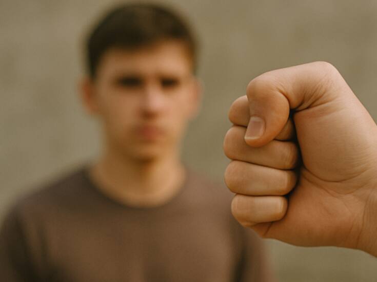 Condenan a dos jóvenes por encerrar y agredir a menor durante cobro de deuda