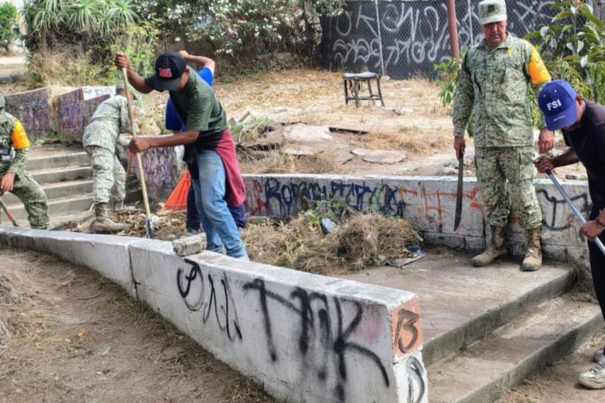 Jornada de labor social de la DEFENSA, en Parque San Antonio, Colonia Pórticos de San Antonio, en Tijuana