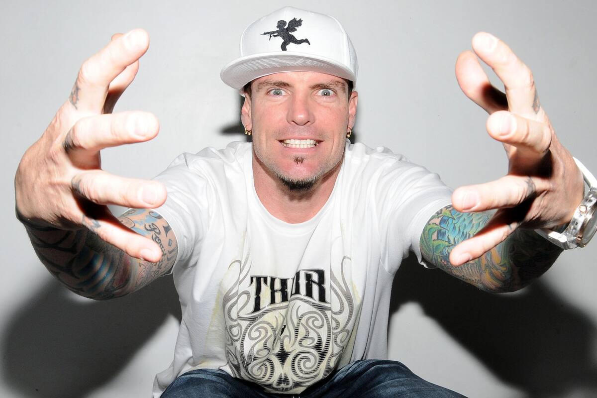 Vanilla Ice es oficialmente hombre soltero