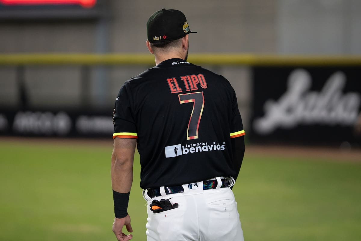 Jasson Atondo portando el jersey de la serie "Players Weekend" con su apodo 'El Tipo' en la espalda. (Foto: Naranjeros de Hermosillo)