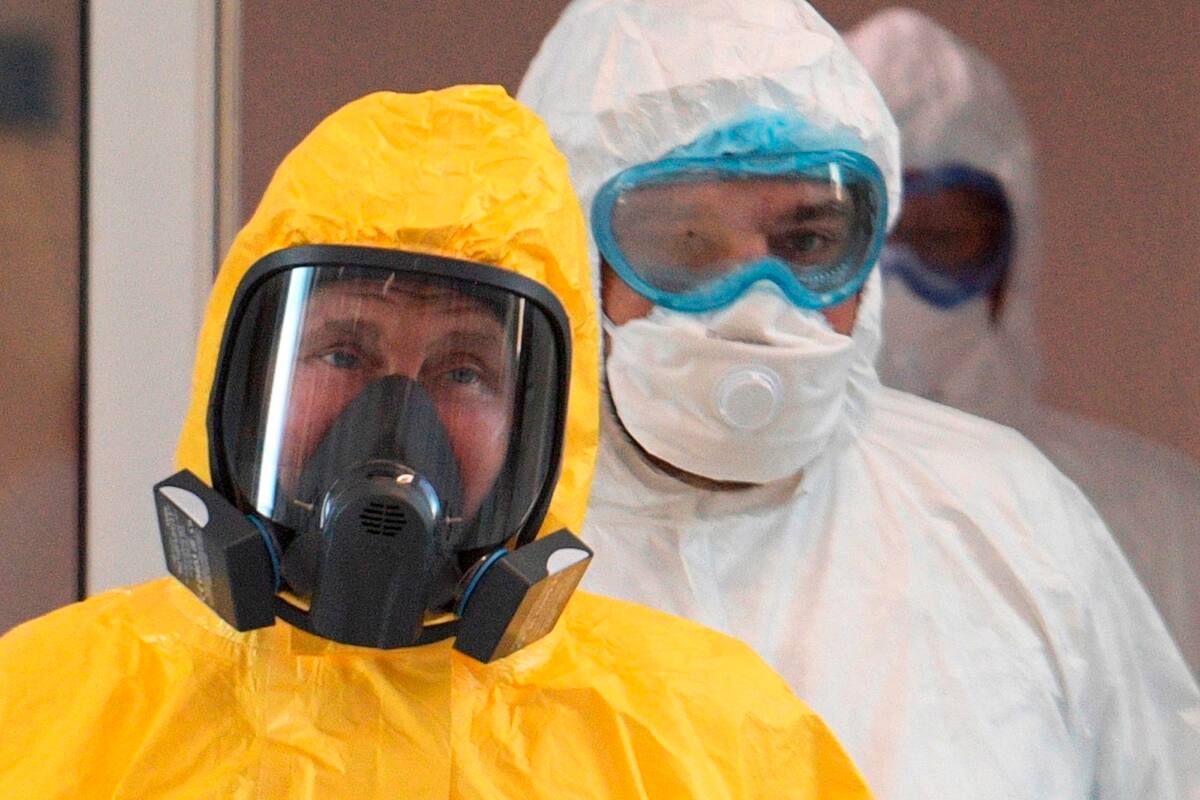 FOTOS: Vladimir Putin visita a pacientes con coronavirus en Rusia