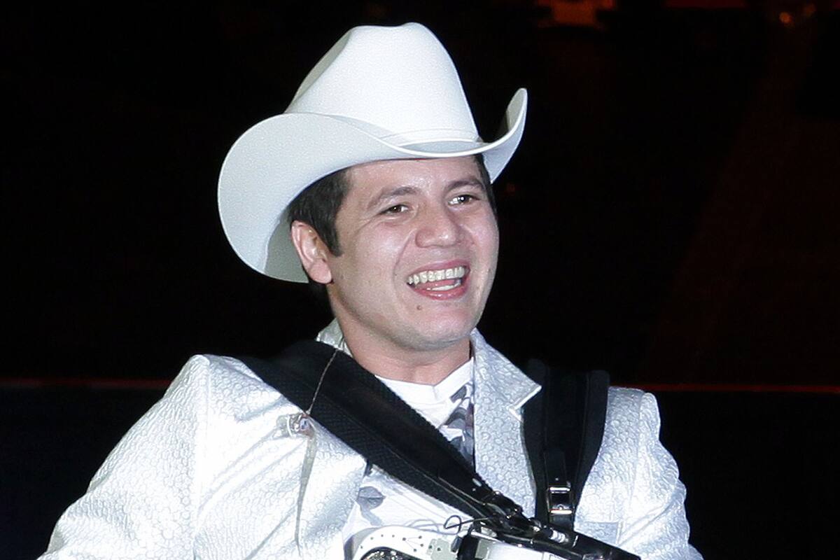Remmy Valenzuela estrena su video “Te tengo a ti”