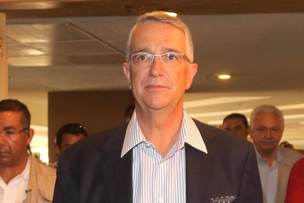 Covid-19 le hace los 'mandados' a Ricardo Salinas en el primer día de contagio