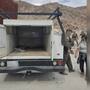 Transportan a 31 migrantes hacinados en un vehículo modificado cerca de Ocotillo