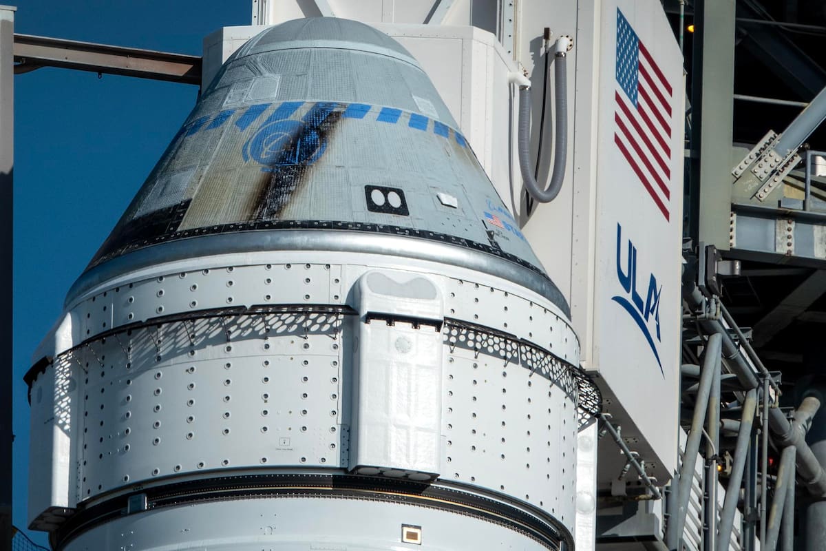 Llega a Estación Espacial Internacional la primera misión espacial tripulada de Boeing