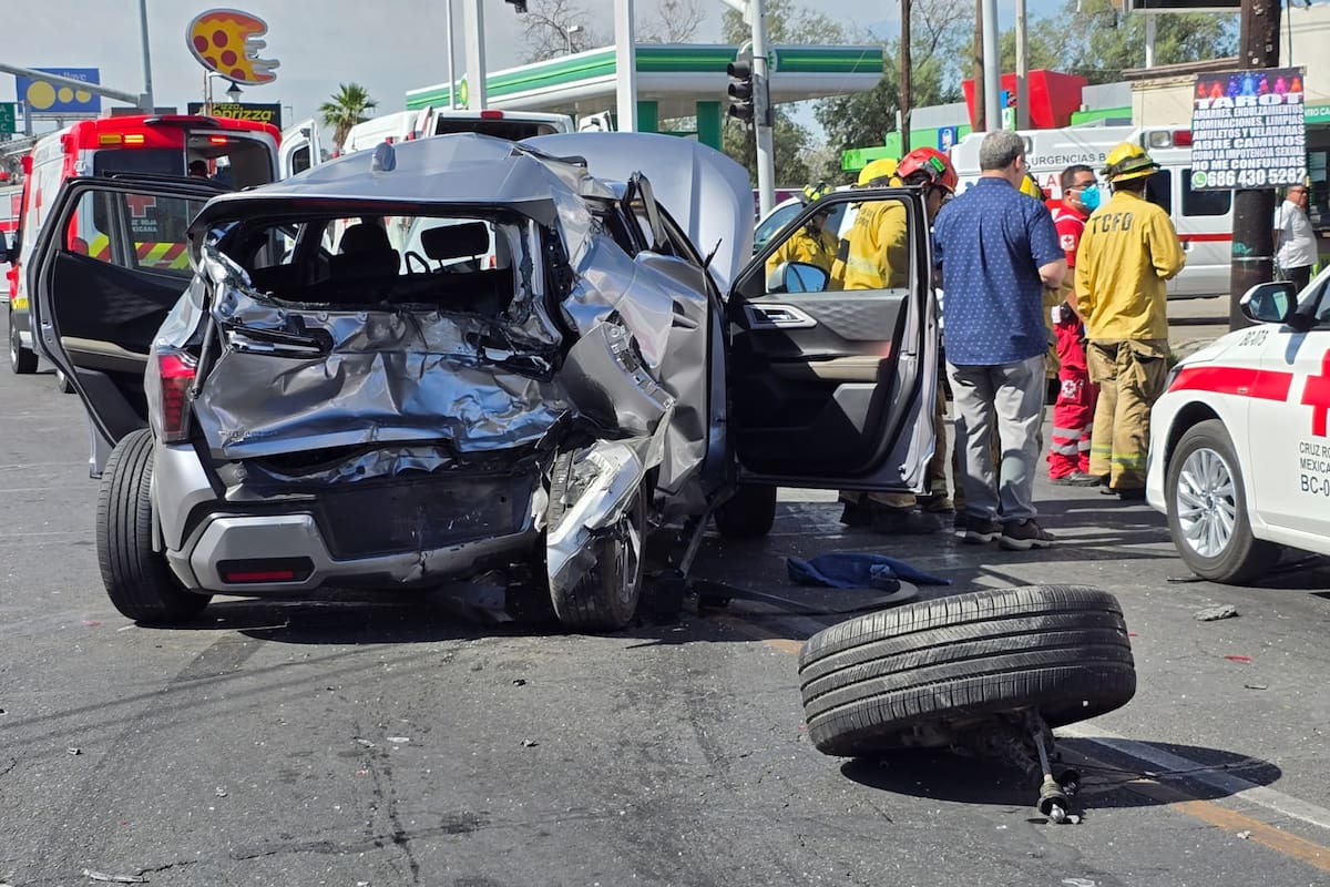 Alrededor de ocho lesionados en accidente vehicular en Justo Sierra