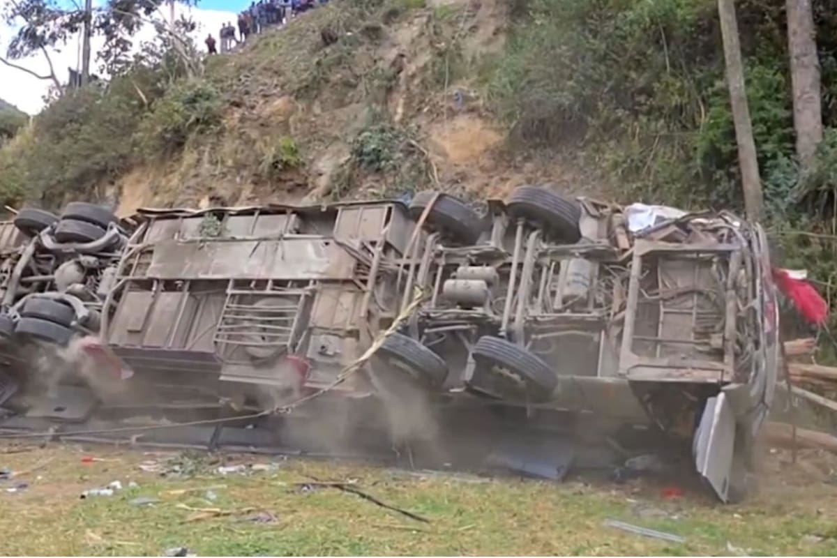 Fiscalía investiga accidente de autobús que dejó 18 muertos y 30 heridos en Tarma, Perú