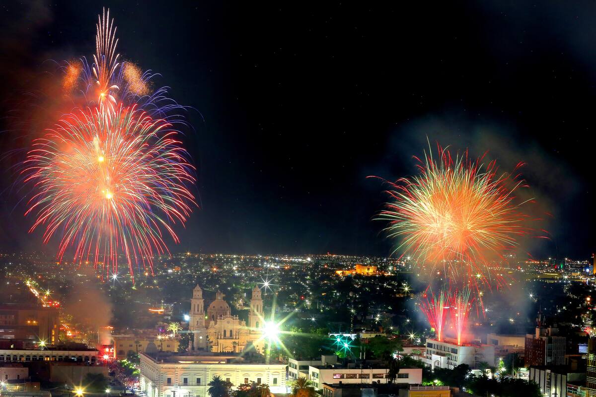 Celebran hermosillenses aniversario de la Independencia