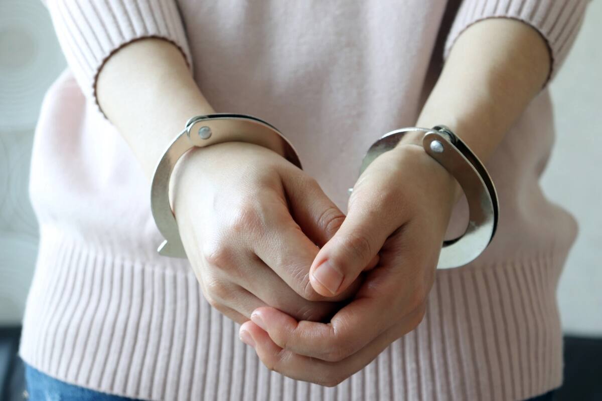 California: Mujer fingió tener cáncer y evitó ser encarcelada durante 6 meses