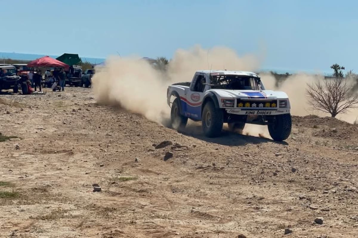 Kelly se llevó la Tetera Night Race de CODE