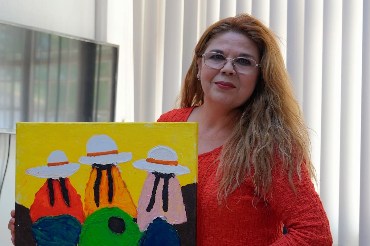 Tallerista de Ceart lleva 16 años enseñando a mirar el mundo desde la perspectiva de jóvenes con discapacidad en Mexicali
