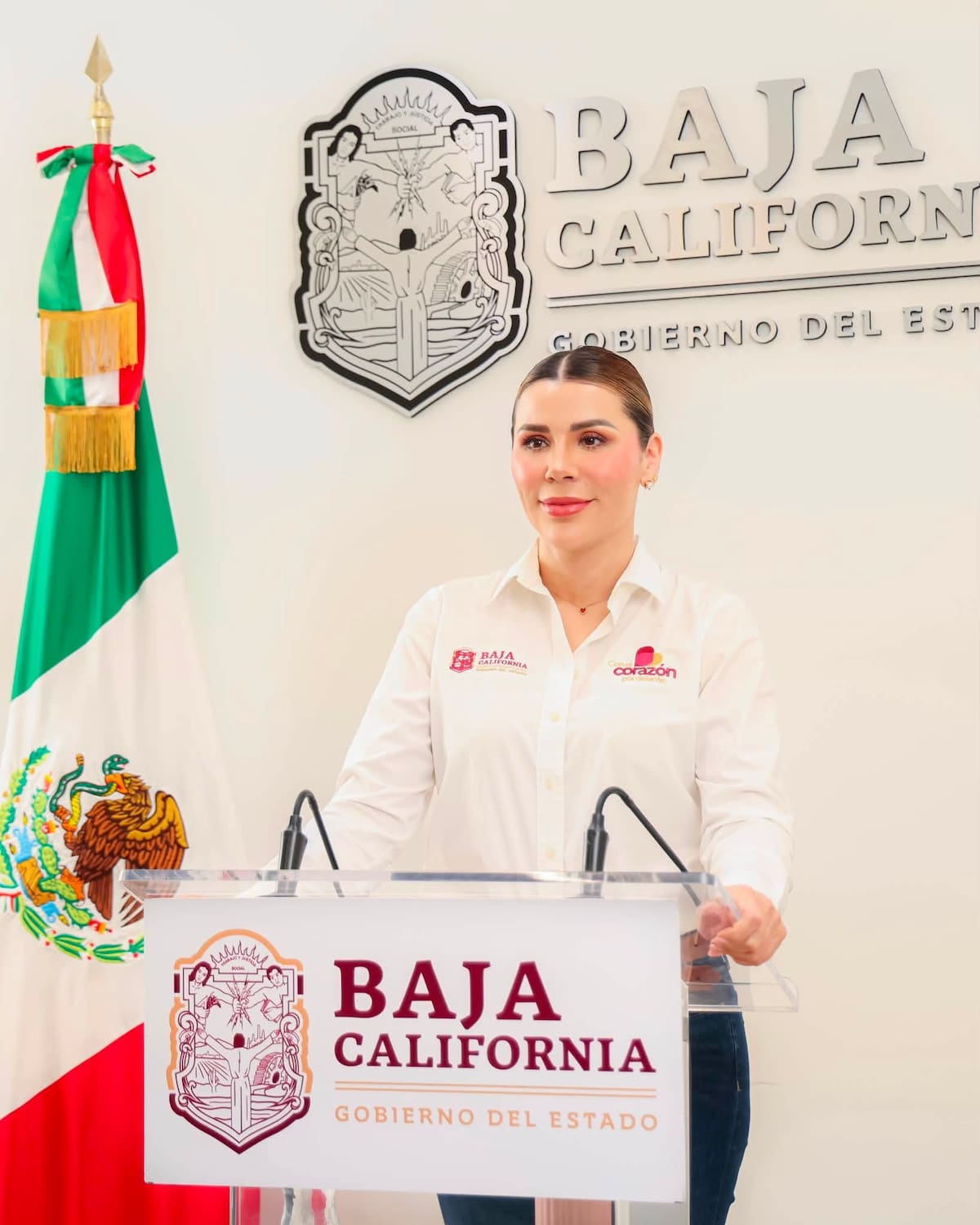 La gobernadora de Baja California se enlazó por videollamada con la presidenta Claudia Sheinbaum durante la conferencia matutina para anunciar la participación del estado en la Jornada Nacional de Reforestación.
Foto: Cortesía.
