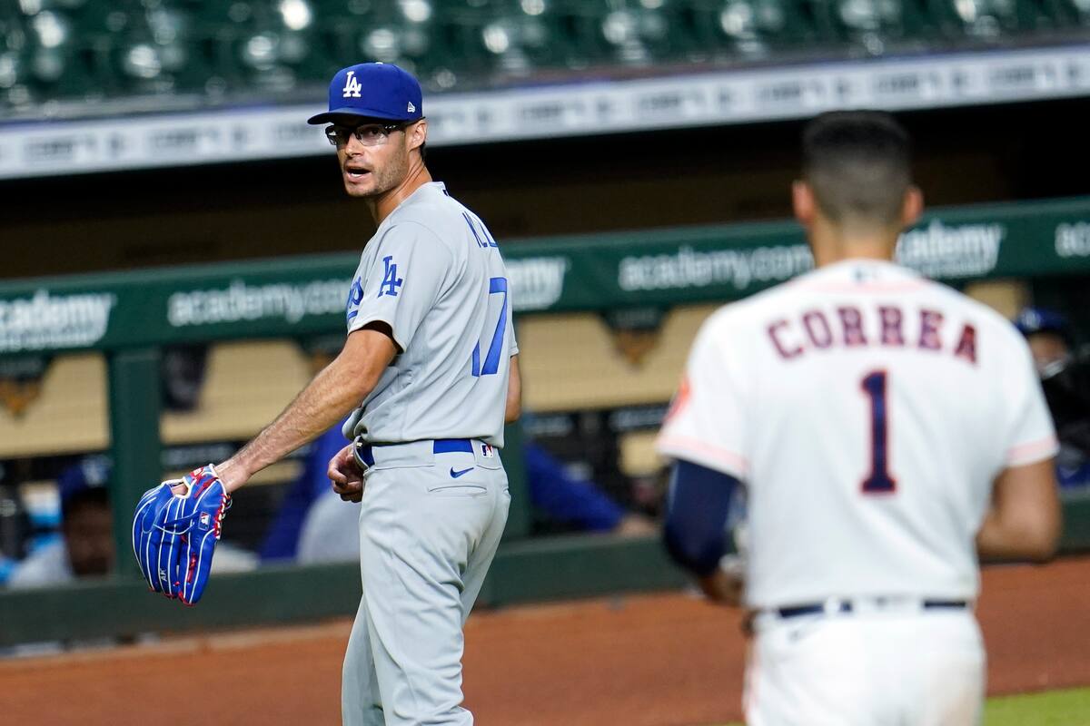 Comienza la guerra: Joe Kelly se burla de Carlos Correa y se vacían las bancas en el Dodgers-Astros