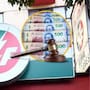 Tras casi 17 años de la extinción de LyFC, reducen de hasta 1.9 millones a 56 mil pesos las pensiones de exfuncionarios tras la reforma de Sheinbaum