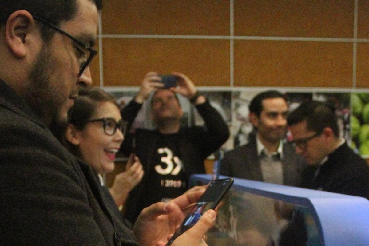Alcatel Lanza Smartphone Con Triple Cámara