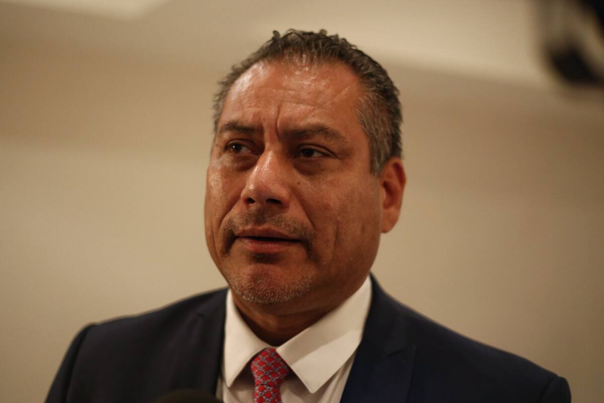 Refuerzan seguridad tras aparición de mantas con amenazas