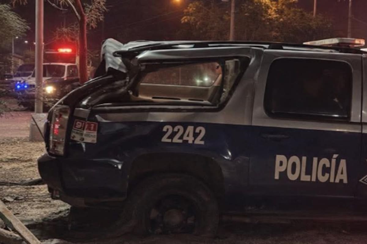 Vuelca patrulla en el Golfo de Santa Clara; un policía resulta lesionado