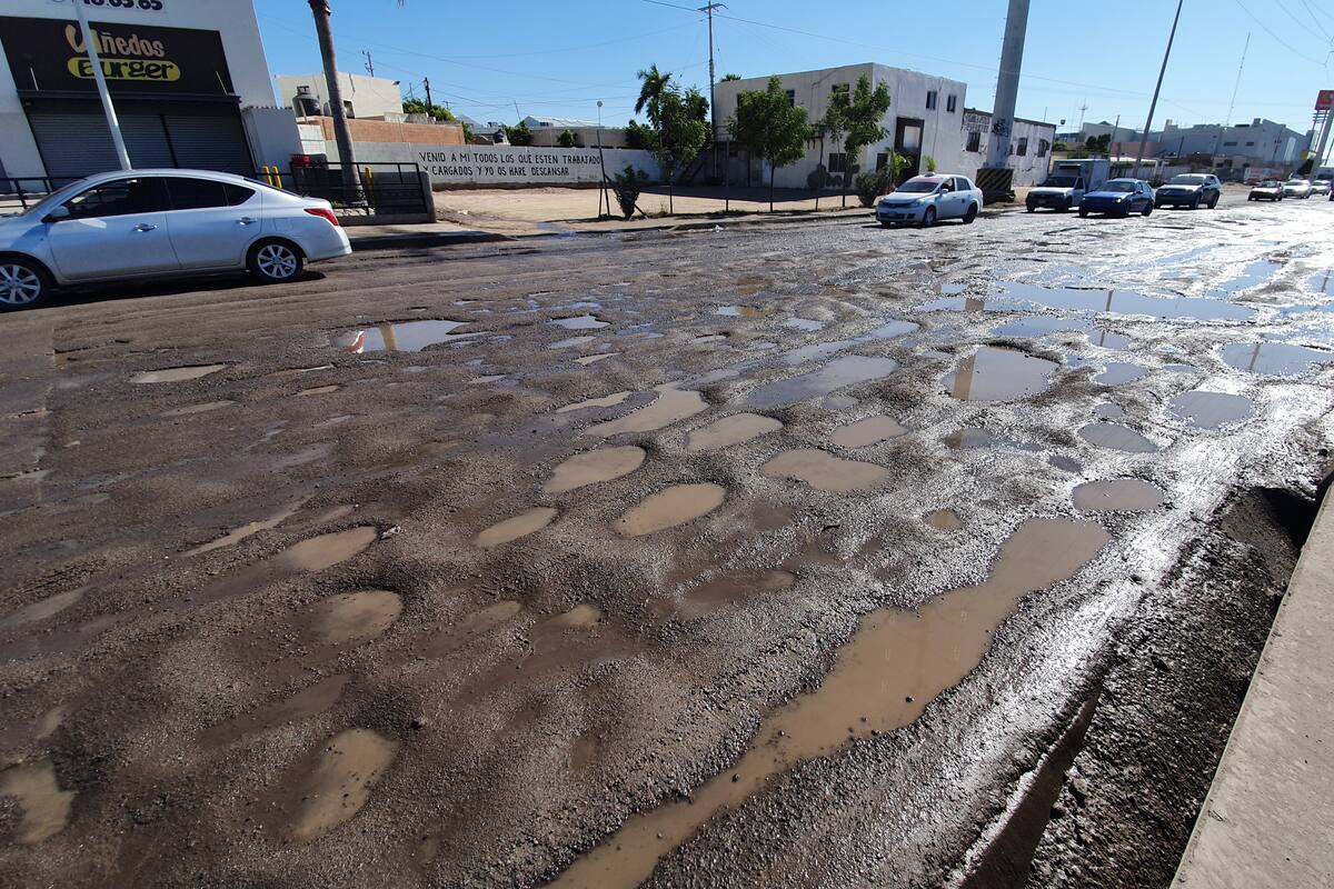 Habrá recursos para combate a baches en Hermosillo, dice López Obrador