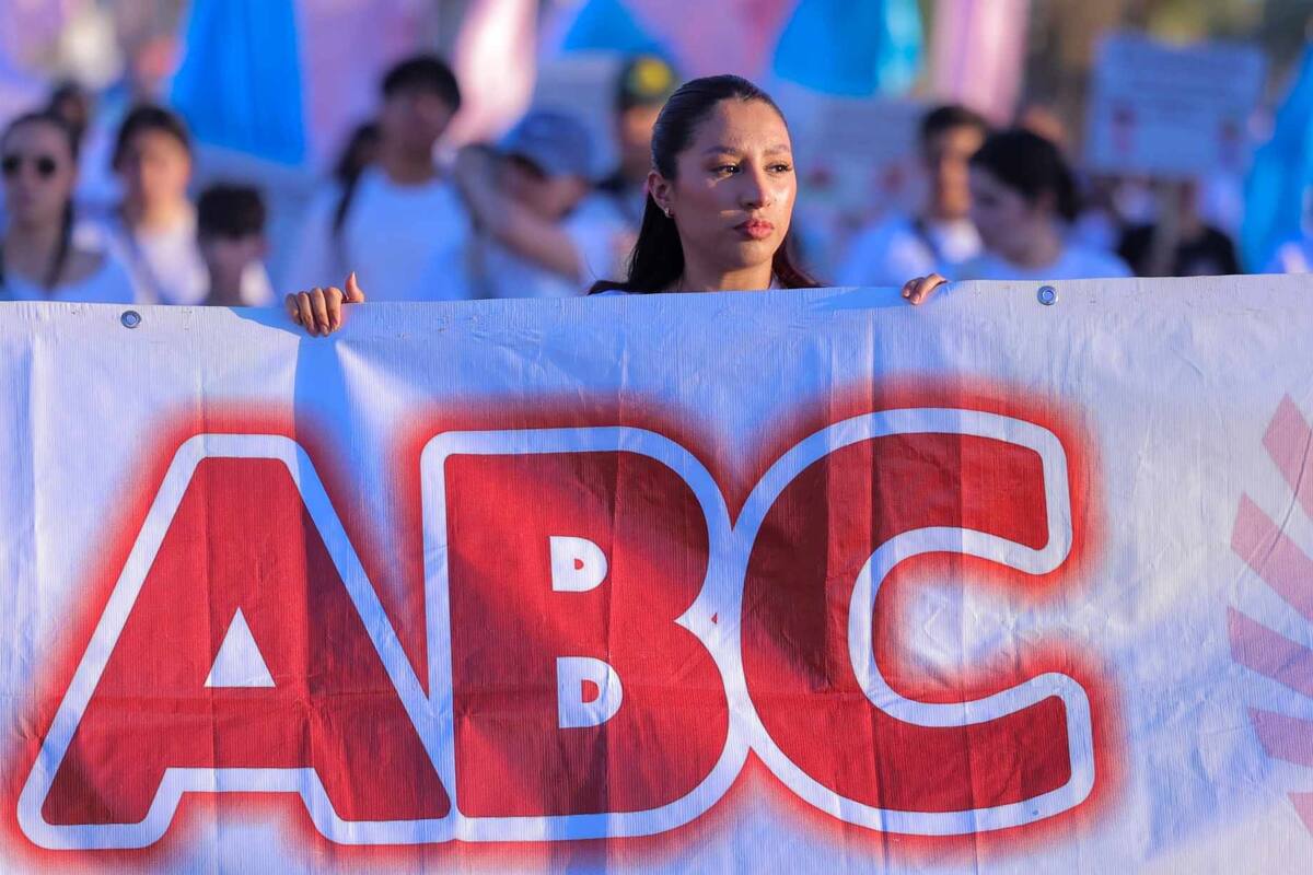 Estos son los apoyos que han recibido los padres desde la tragedia del ABC