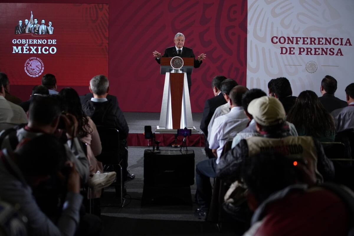 AMLO pide a diputados del PRI y del PAN no ser "borregos"