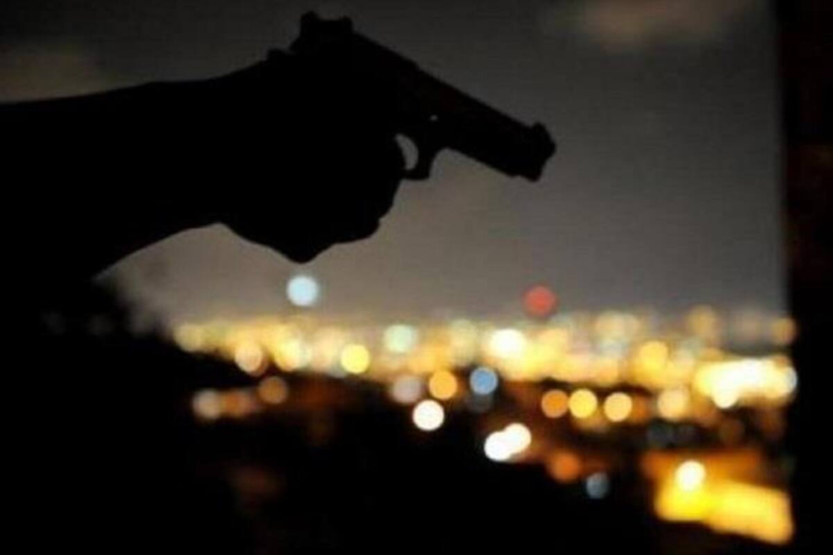 EU: Mujer estaba en su patio trasero y la mata una bala perdida