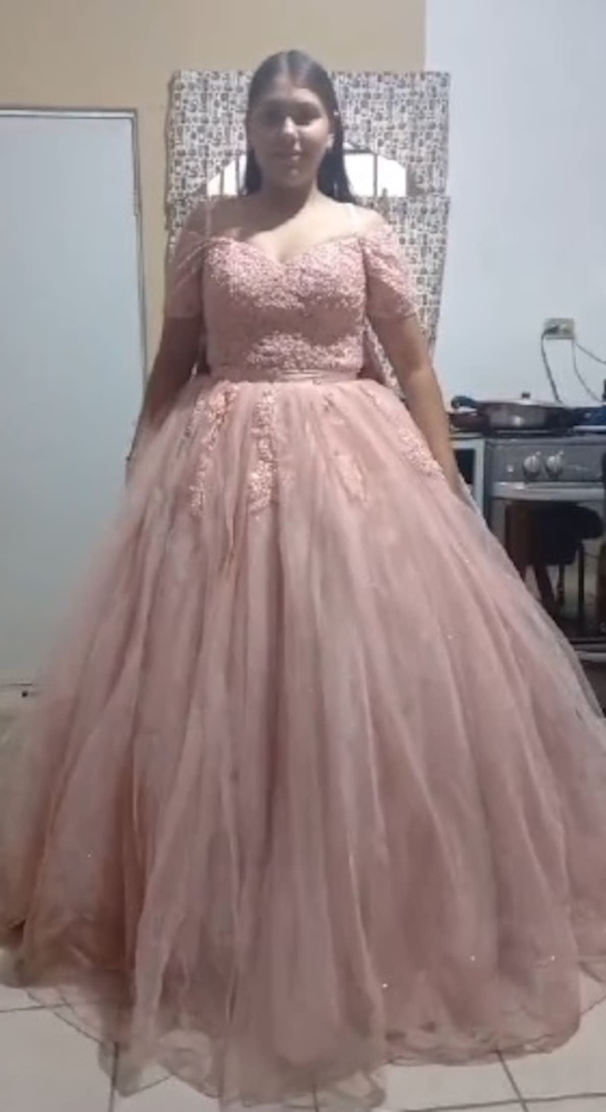 Mía Margarita tenía 14 años
cuando falleció, pero su familia ya
le organizaba su fiesta de XV años
y fue sepultada con el vestido que
ya tenía listo para la fiesta. FOTO: CORTESÍA