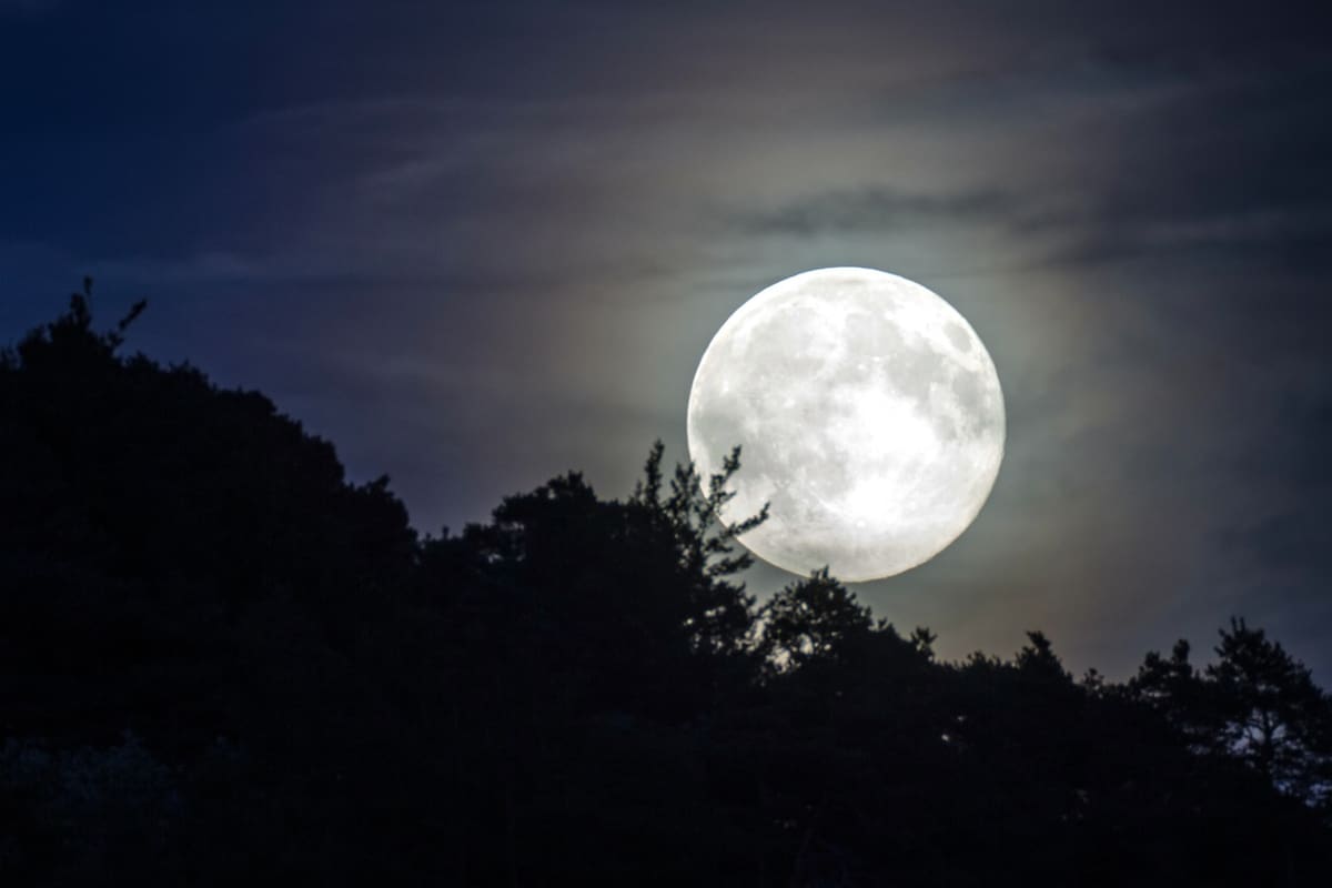 Inicia la temporada de Superlunas: ¿Cuáles son los rituales para recibir la Luna de Esturión?