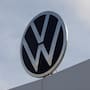 Trabajadores de Volkswagen Puebla amenazan con volver a la huelga y rechazar el aumento de 10.04% tras el recorte de 786 empleos, mientras preparan la votación del 11 de septiembre