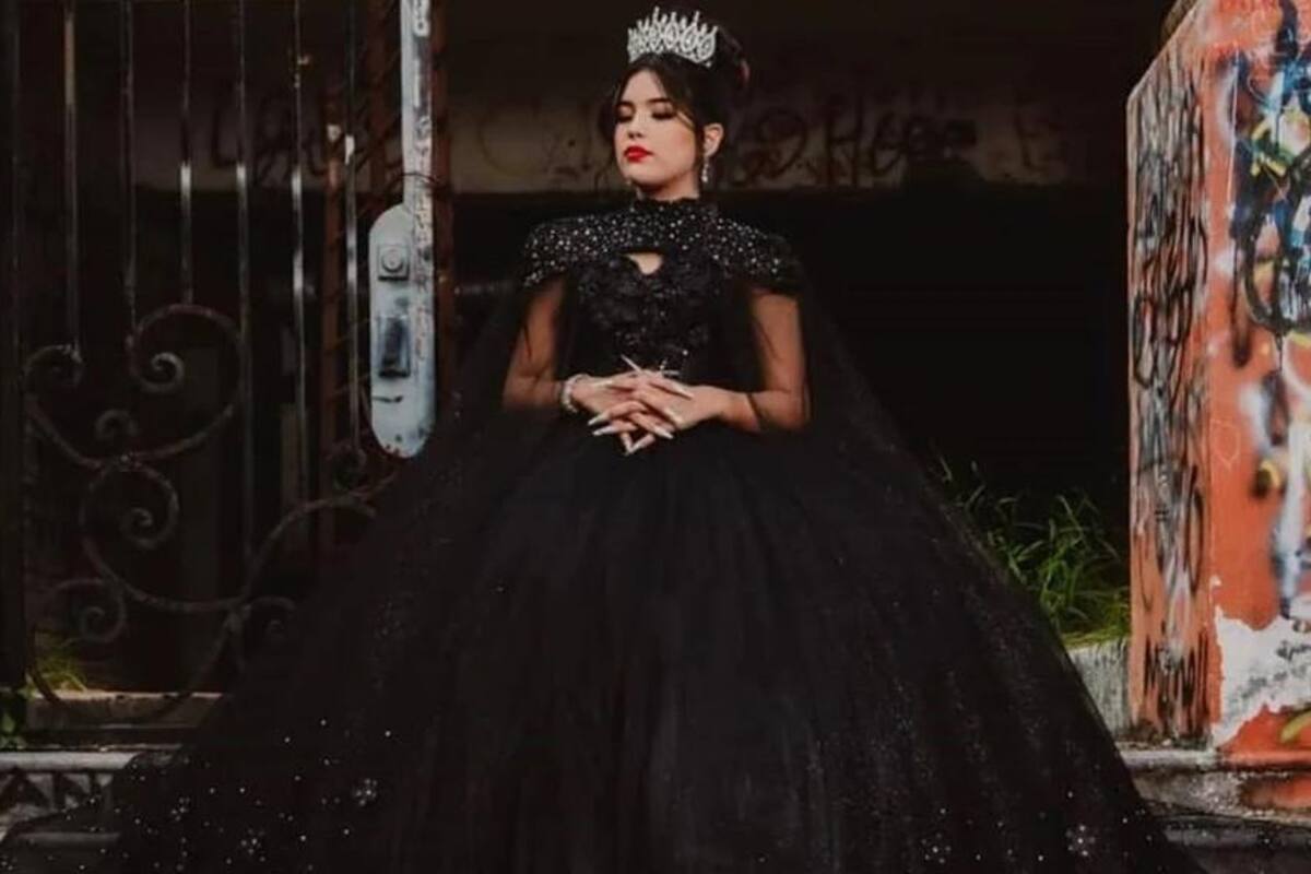 Quinceañera recibe varios mensajes por sesión en casa de narcosatánicos