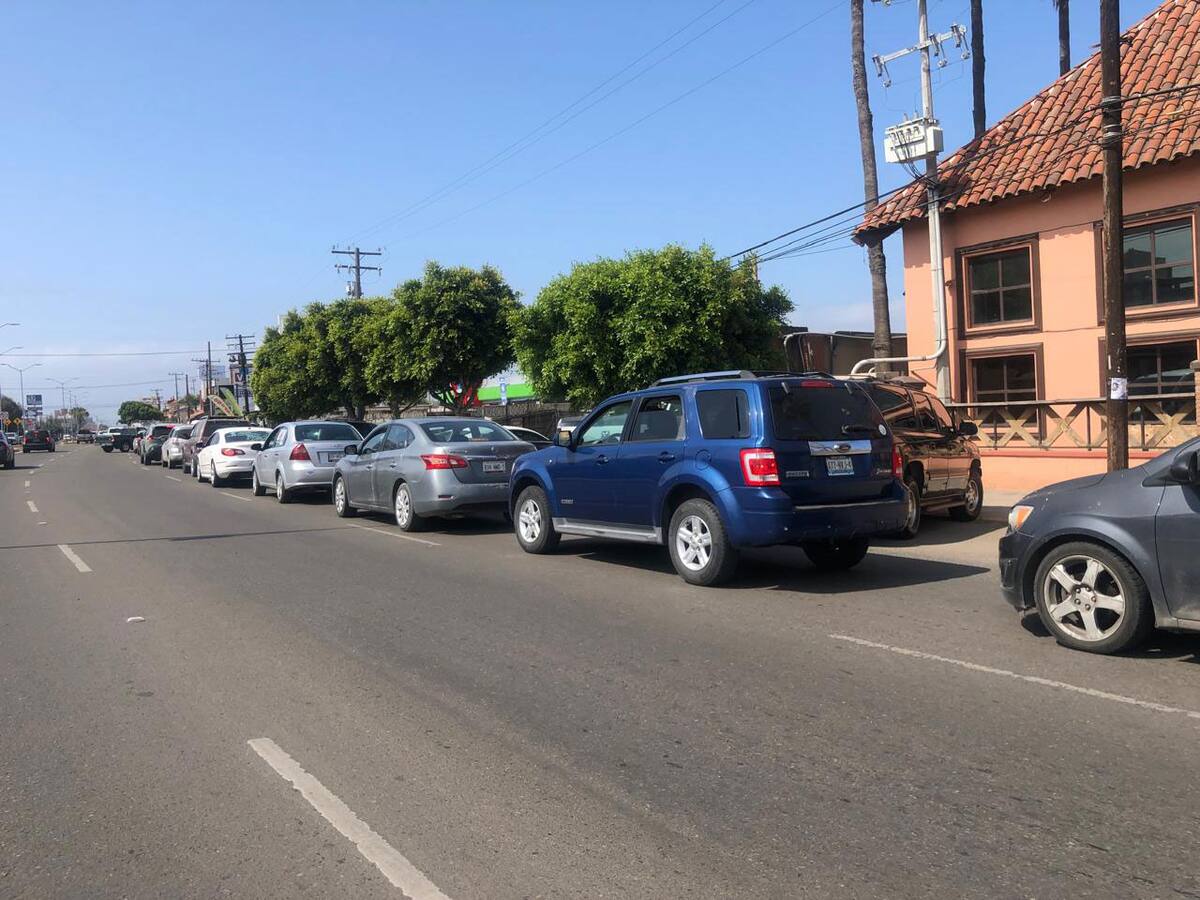 En algunas estaciones como las del bulevar Popotla se agotó el combustible.