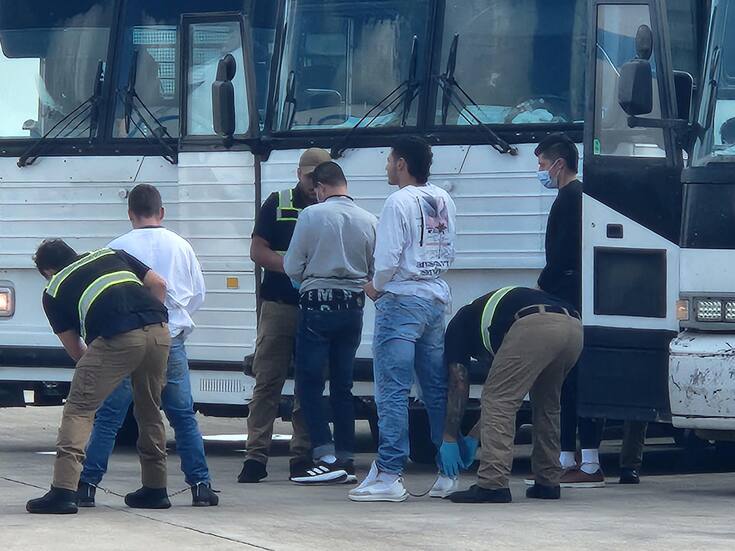 Un bebé fue detenido junto a su madre en Texas y fue trasladado de urgencia a un hospital tras permanecer enfermo durante varias semanas en un centro de detención