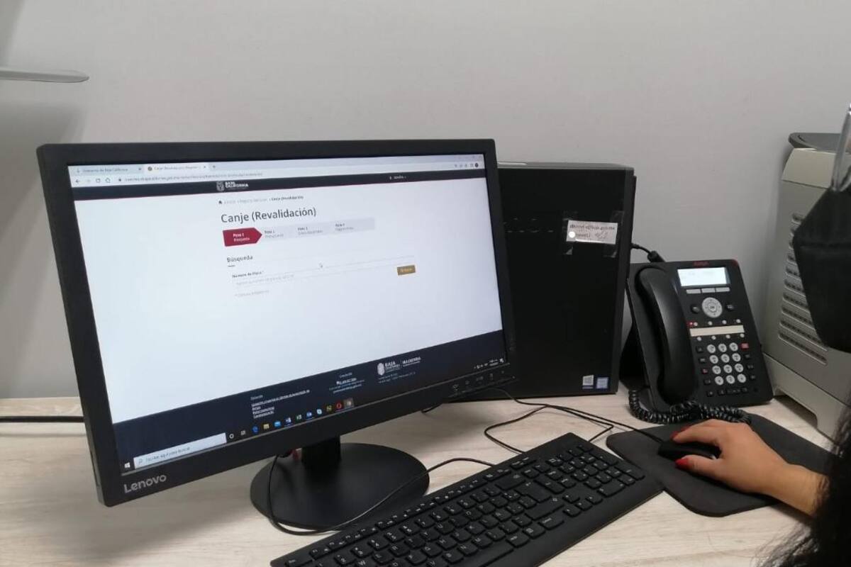 ¿Cuáles son los requisitos para revalidar la tarjeta de circulación de vehículos y motocicletas?