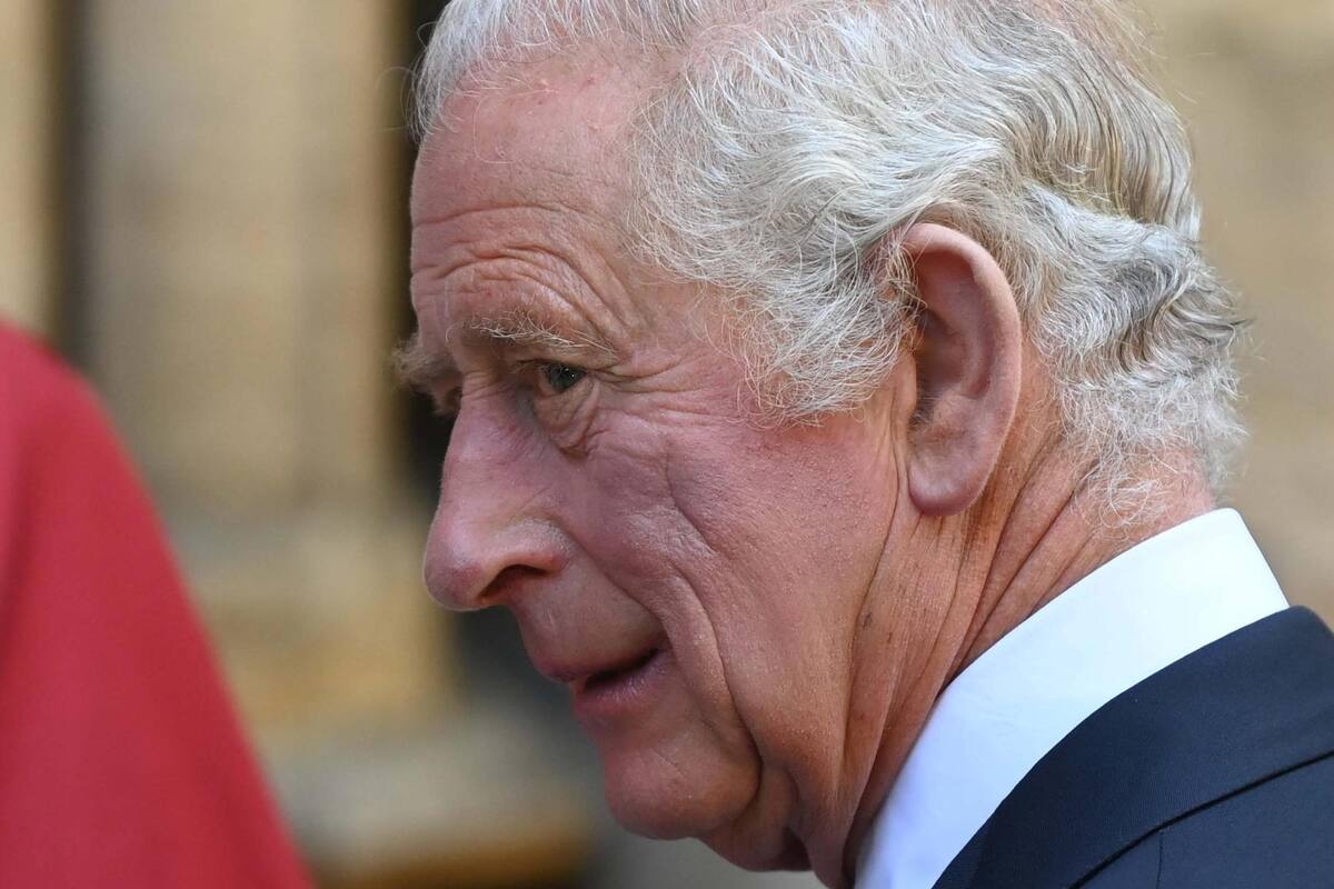 Rey Carlos III ingresa a hospital de Londres para su operación de próstata