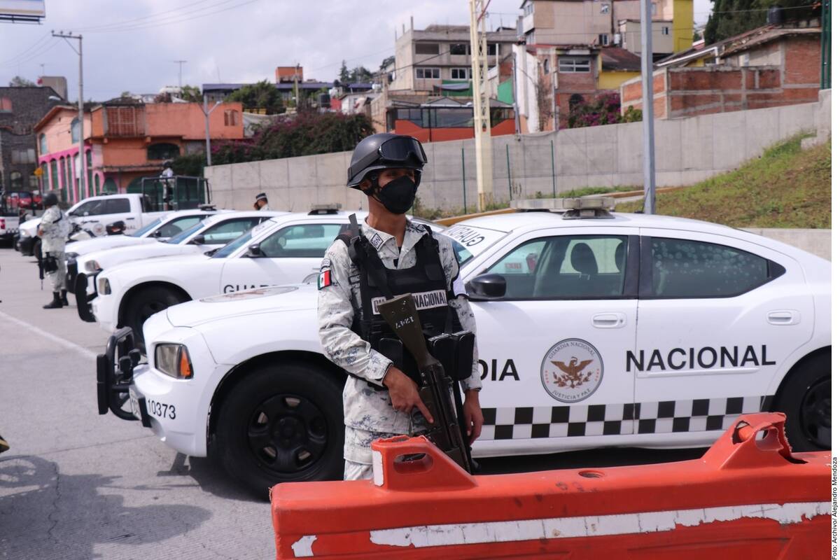 En BC, Guardia Nacional detiene a personas con rifle de asalto; una de ellas con orden de aprehensión por homicidio