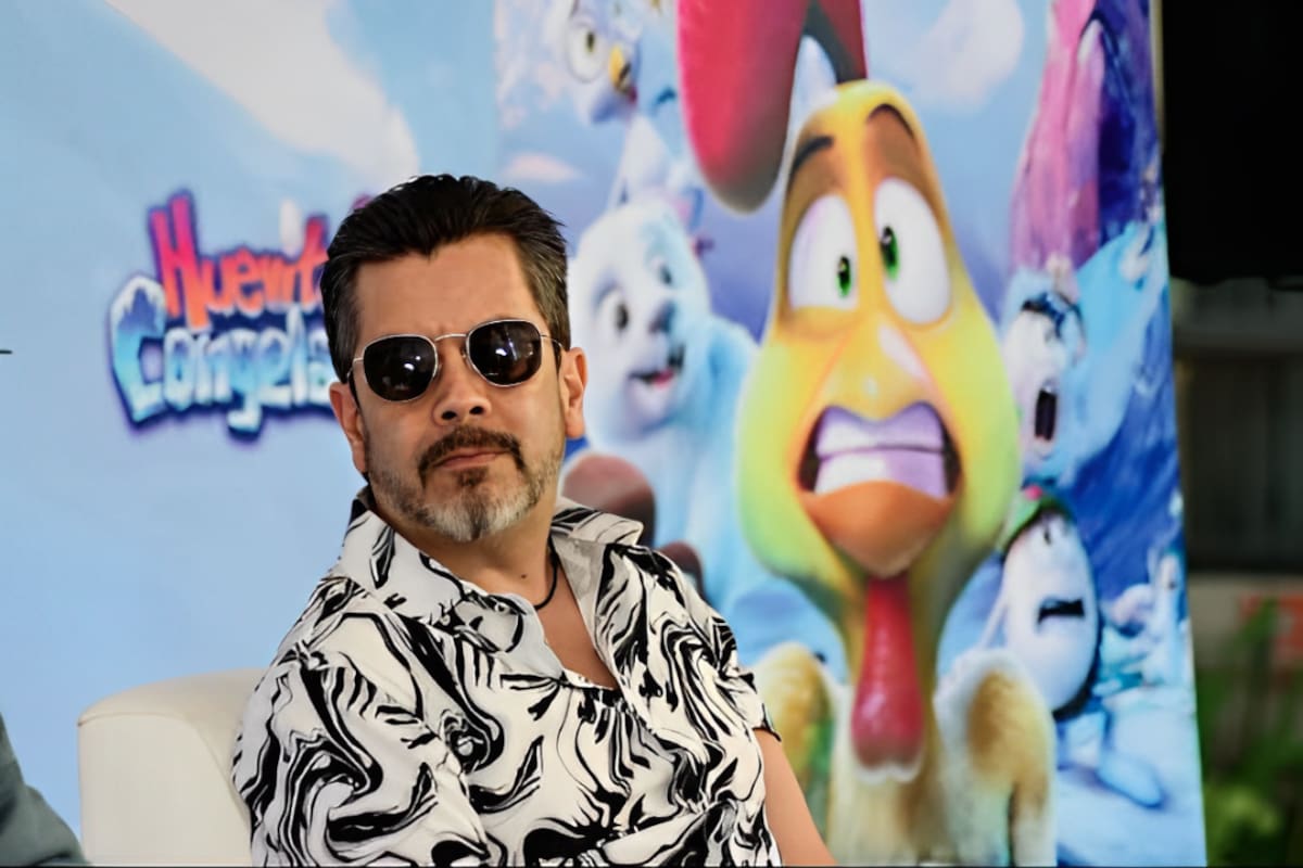 Incendio consume escuela de actuación del actor Carlos Espejel en Azcapotzalco