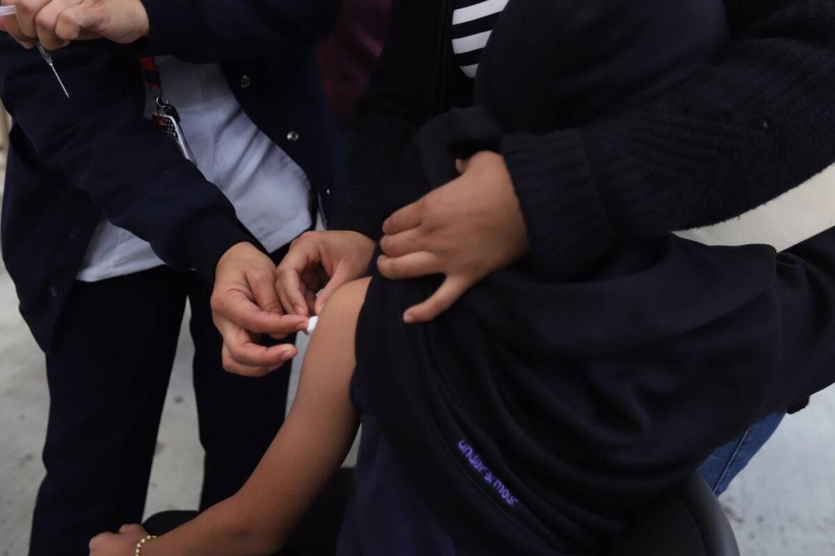 Vacunan contra el Covid-19 en Tijuana a menores con enfermedades crónicas