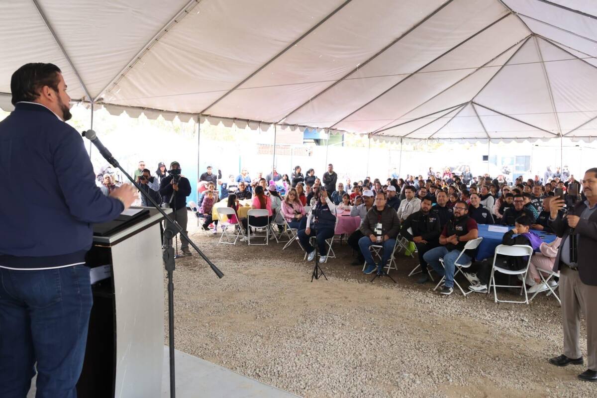 Convive Alcalde de Tijuana con niños durante festejos