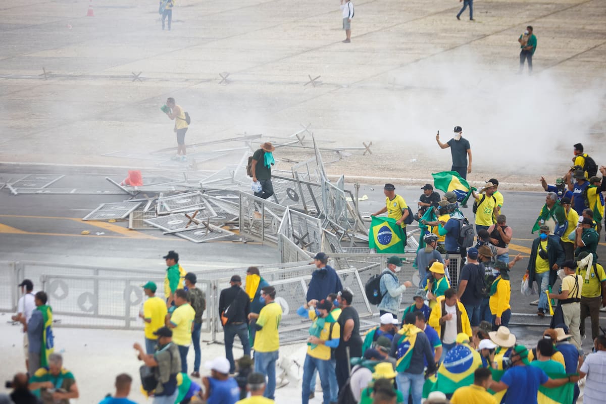Simpatizantes del expresidente de Brasil Jair Bolsonaro se manifiestan contra el presidente Luiz Inacio Lula da Silva, frente al Congreso Nacional de Brasil en Brasilia, Brasil. 8 de diciembre de 2023. REUTERS/Adriano Machado