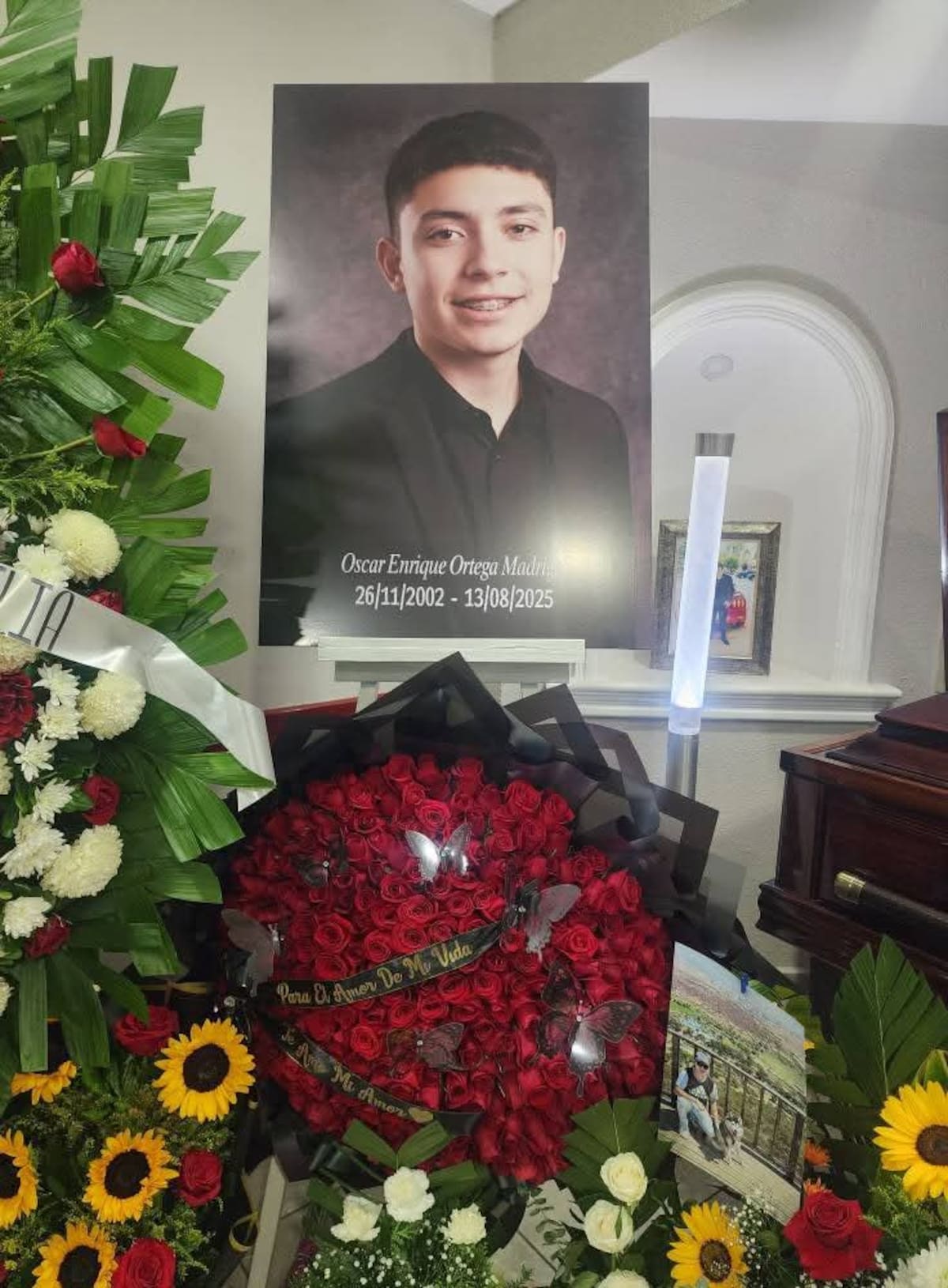 Izbel Madrigal Ortega pidió justicia por su hijo Oscar Enrique Ortega Madrigal, de 22 años, quien fue robado, asesinado y desaparecido tras acordar el intercambio de su vehículo en Tijuana. Foto: Cortesia