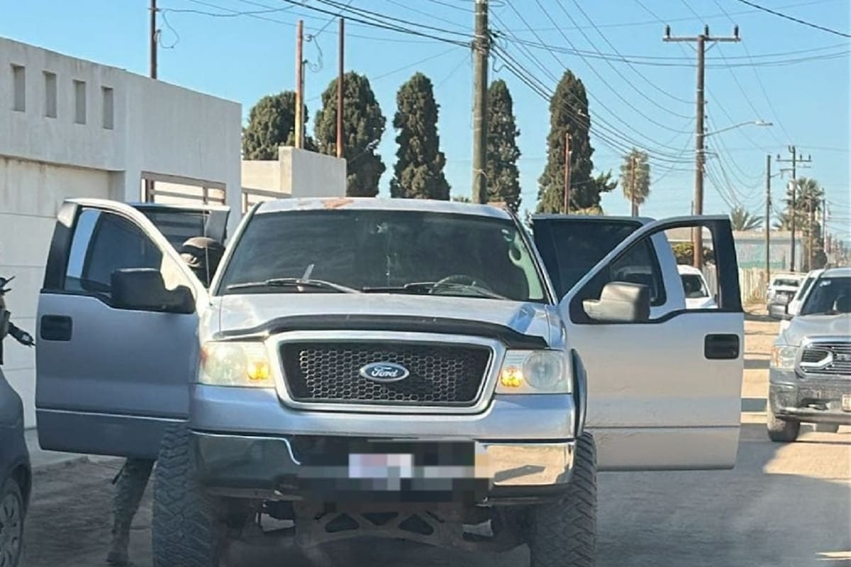 Detienen a vehículo involucrado en incendio de tráiler en San Quintín