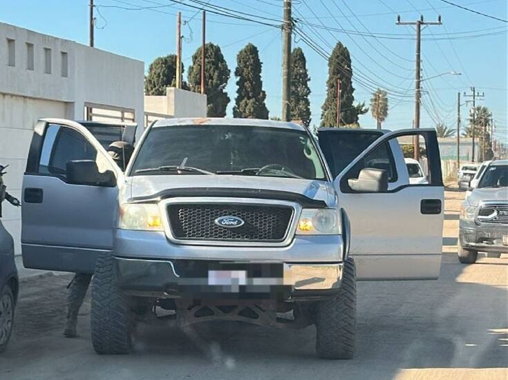 Detienen a vehículo involucrado en incendio de tráiler en San Quintín