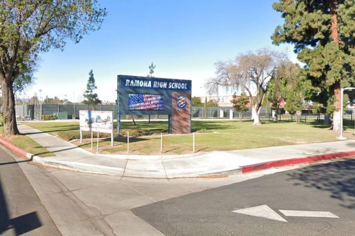 Arrestan a estudiante por lanzar amenaza contra escuela a través de redes sociales
