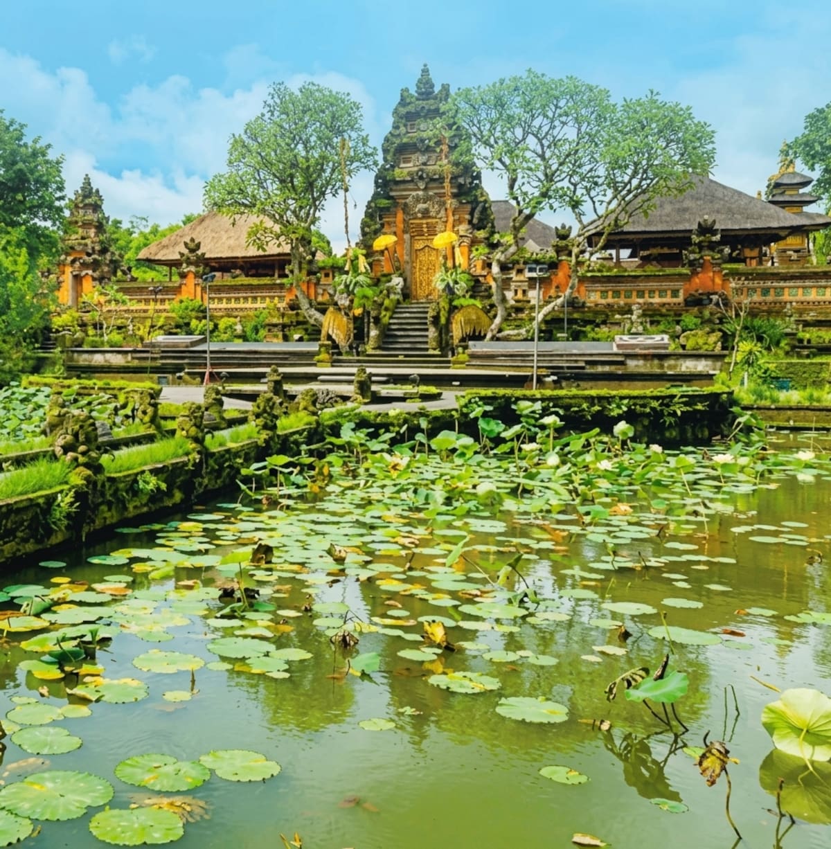 Mandapa, en Bali, redefine el lujo con experiencias de bienestar, cultura y naturaleza para disfrutar en familia
